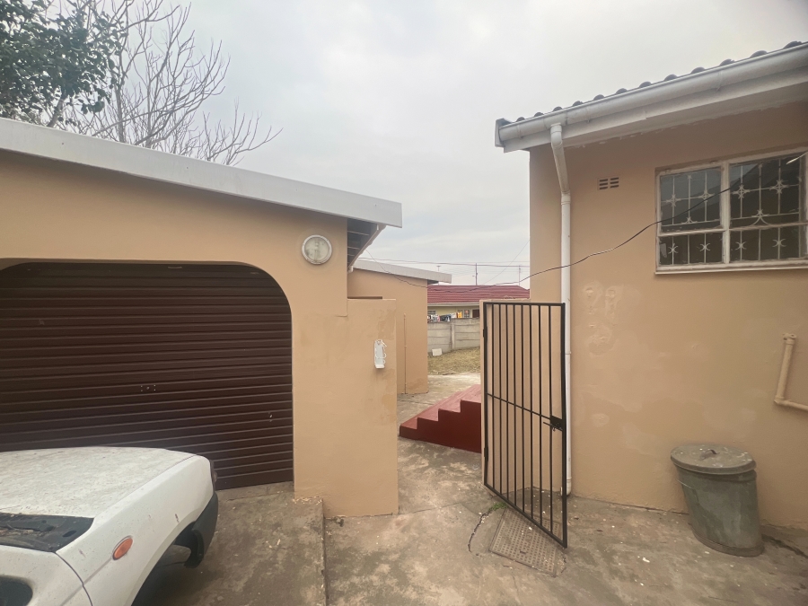 4 Bedroom Property for Sale in Northcrest Eastern Cape